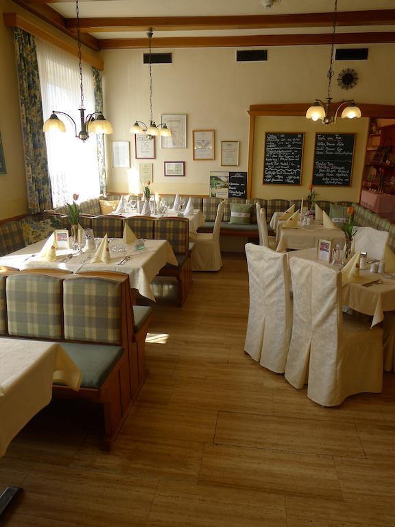 Hotel Restaurant Boeck "Roter Hahn" Санкт Пьолтен Екстериор снимка