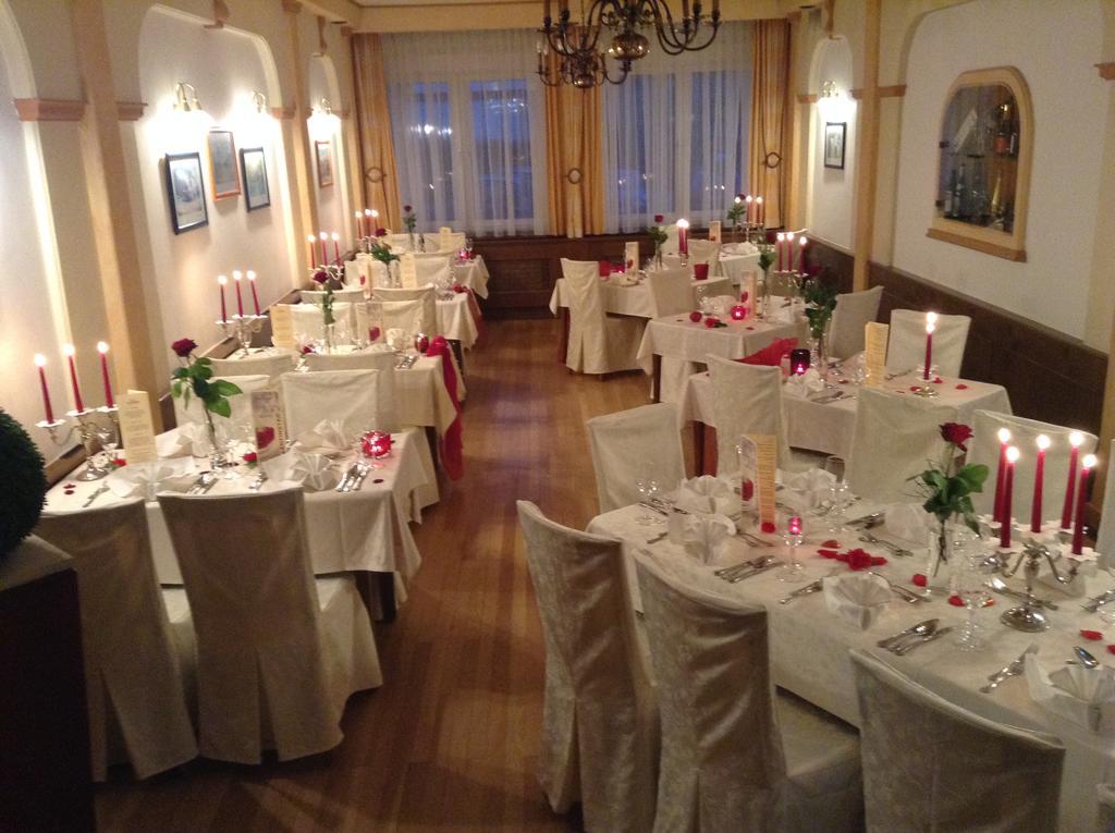 Hotel Restaurant Boeck "Roter Hahn" Санкт Пьолтен Екстериор снимка