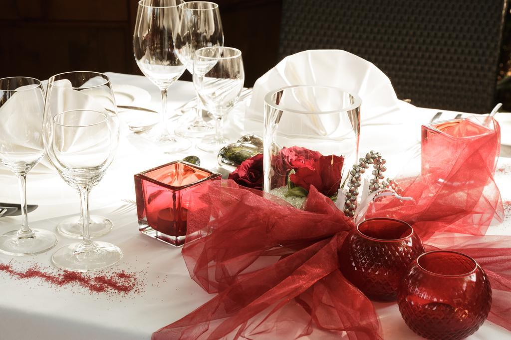 Hotel Restaurant Boeck "Roter Hahn" Санкт Пьолтен Екстериор снимка